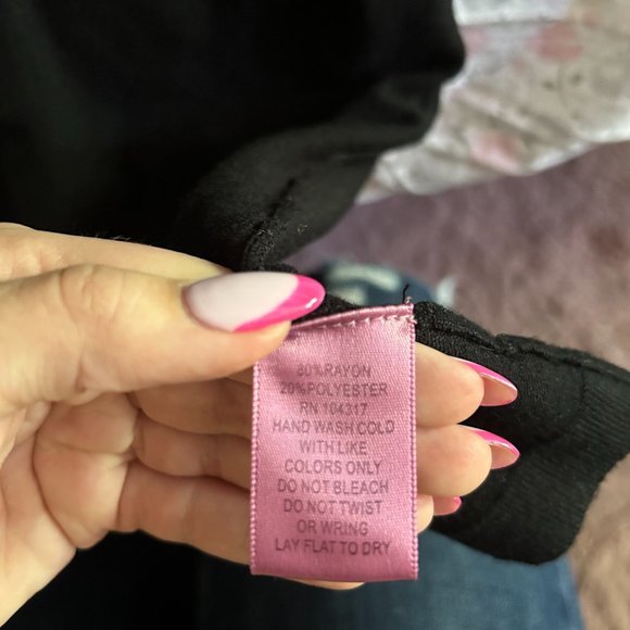 Derek Heart Black Cutout Top - Picture 4 of 5